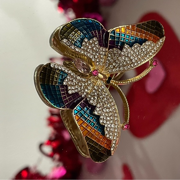 Elegant Multicolor Butterfly Brooch - Picture 5 of 5